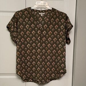 Maurices GENEVA V Neckline with Zipper Details Shortsleeved Pullover Blouse M
